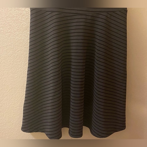 TORRID Grey with Black textured stripes, sleeveless, fit and flare size 0 - Picture 5 of 12